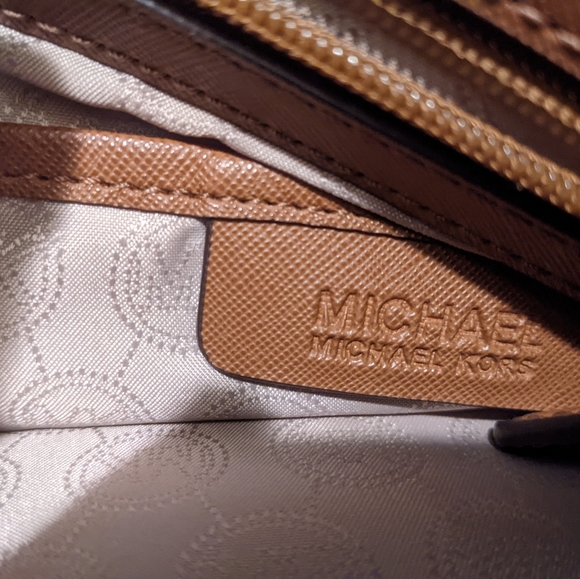 Michael kors hot pink jet set bag - Picture 2 of 7